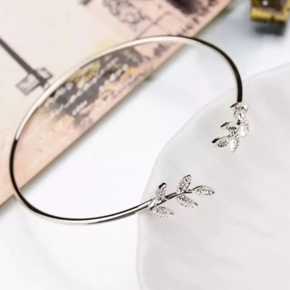 🔴𝟭𝟬/$𝟮𝟱🔴NEW 2 Leaf Simple Delicate Floral Cuff - Picture 4 of 11